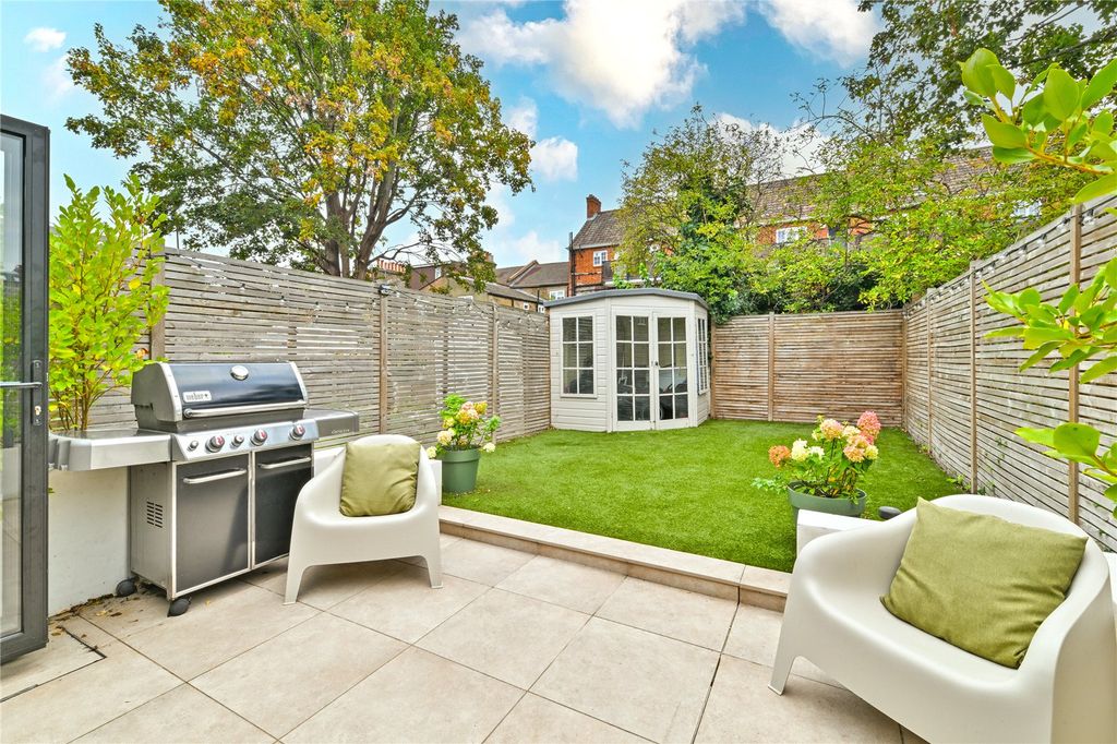 Property photo 2 of 15 Garden