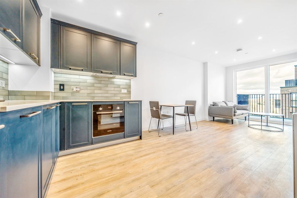 Property photo 3 of 9 Dining Area