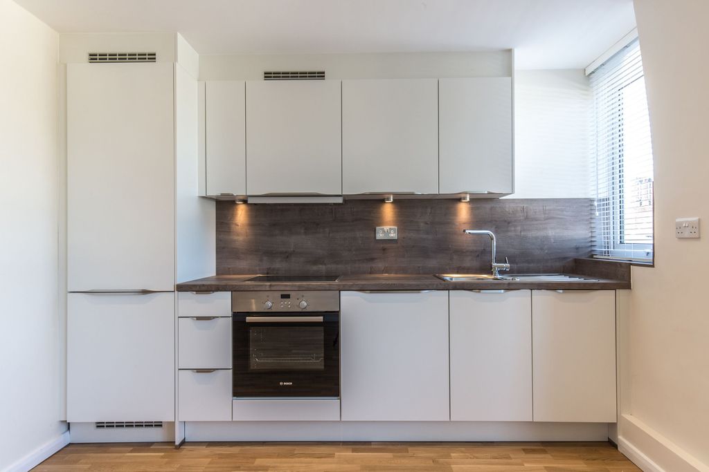 Property photo 2 of 12 Kitchen