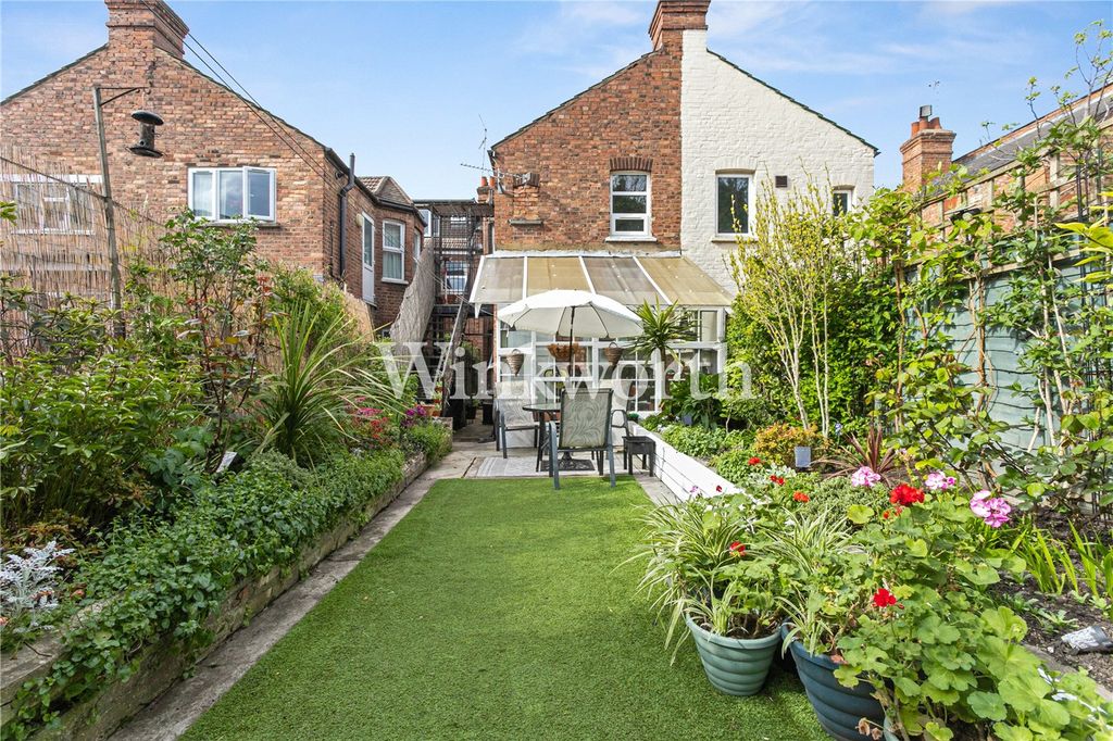 Property photo 3 of 18 Picture No. 12