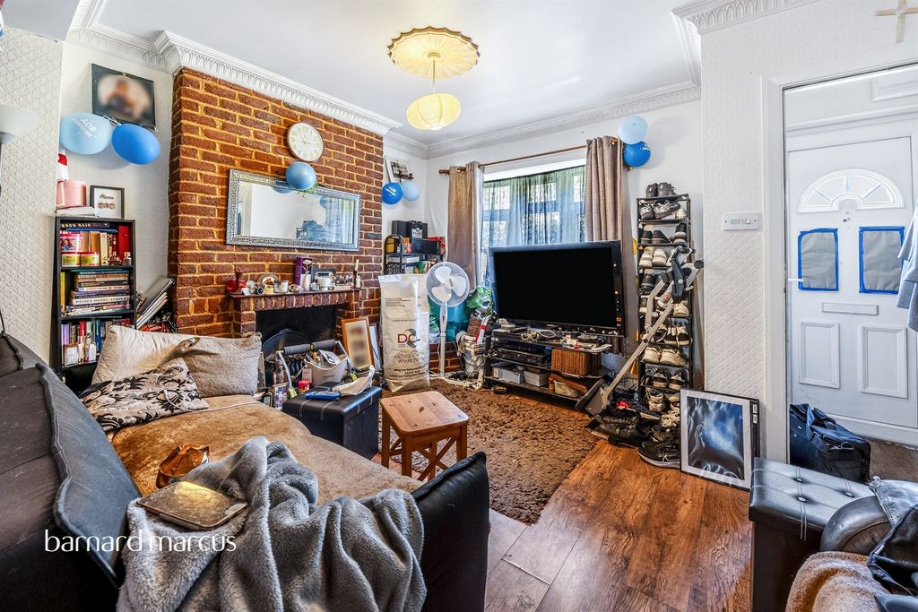 Property photo 3 of 17