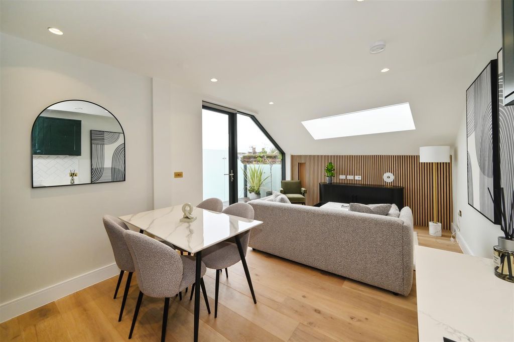 Property photo 2 of 20 6-St-Mihcaels (2).Jpg