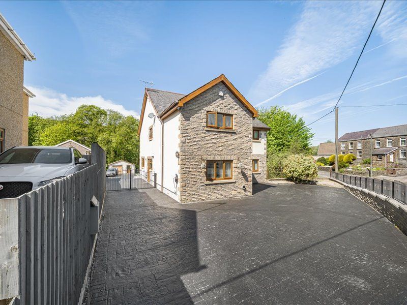 Property photo 2 of 50
