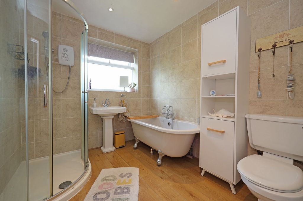 Property photo 3 of 26