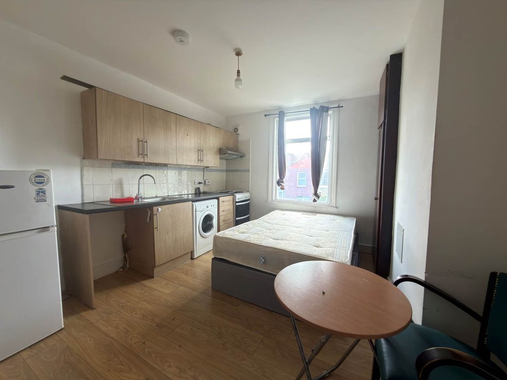 Property photo 1 of 4