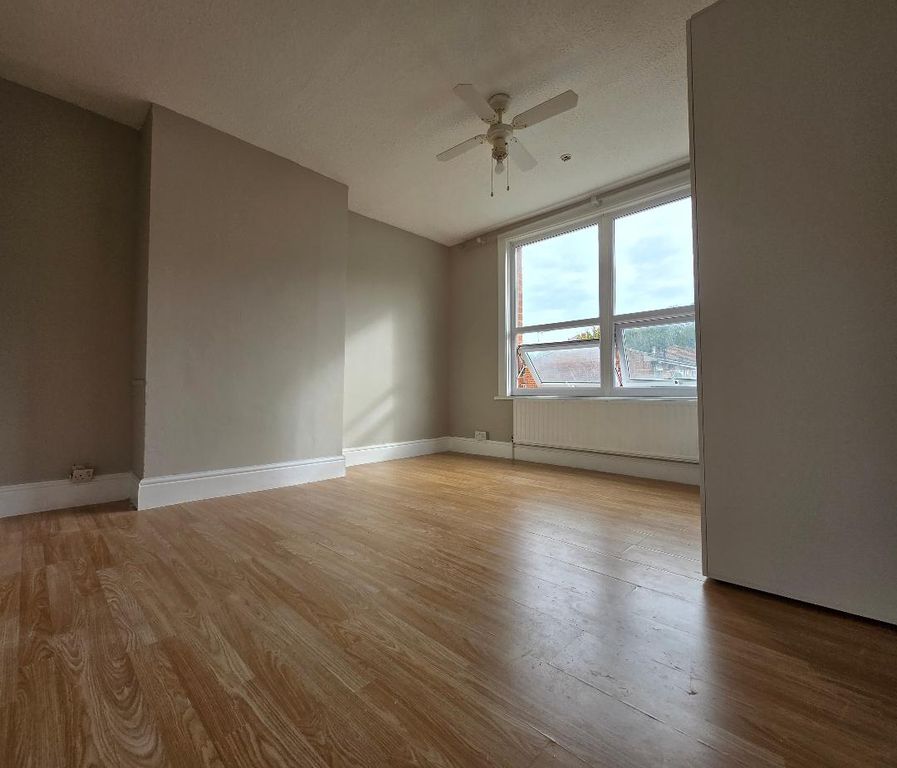 Property photo 3 of 6 Thumbnail (5)