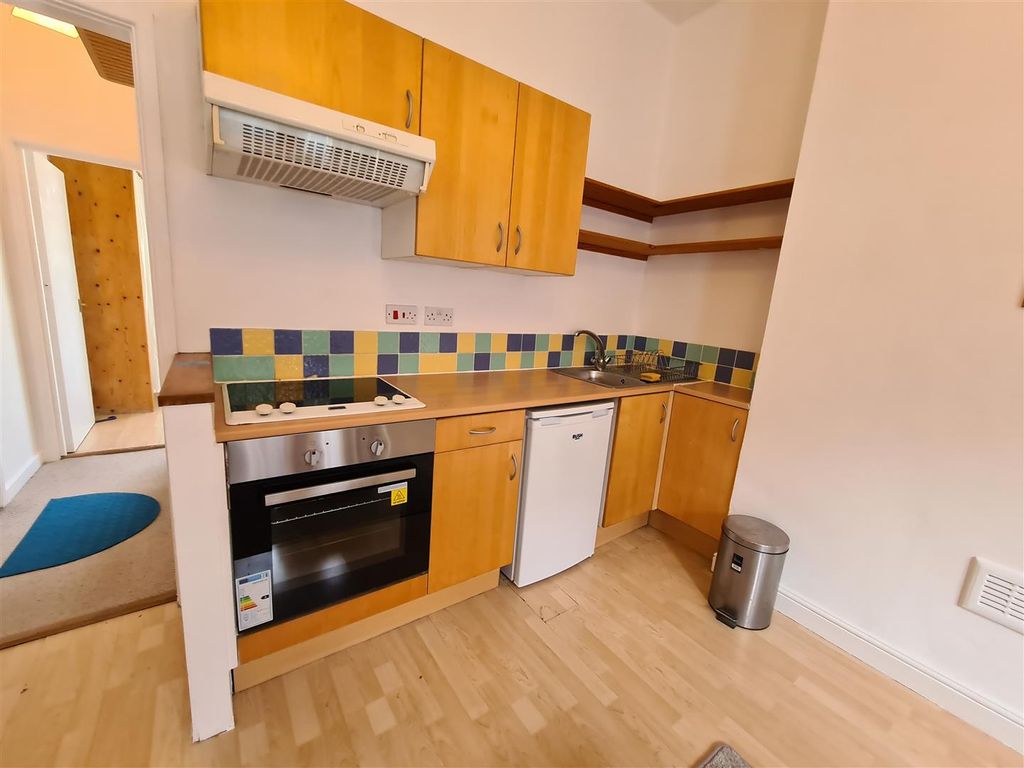 Property photo 3 of 5 Turner Street - Kitchen.Jpg