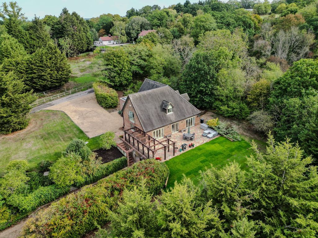 Property photo 2 of 40