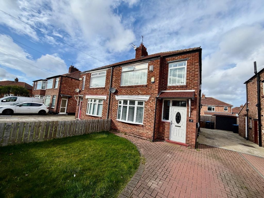 Property photo 1 of 10 Front