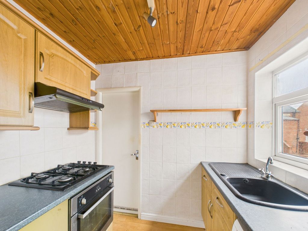 Property photo 3 of 9 Kitchen