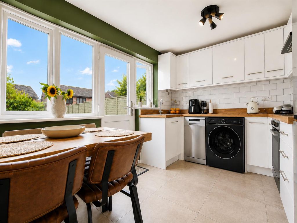 Property photo 2 of 14 8.Png