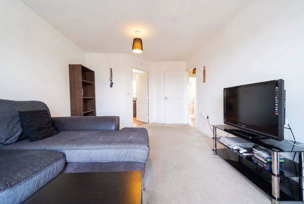 Property photo 2 of 13