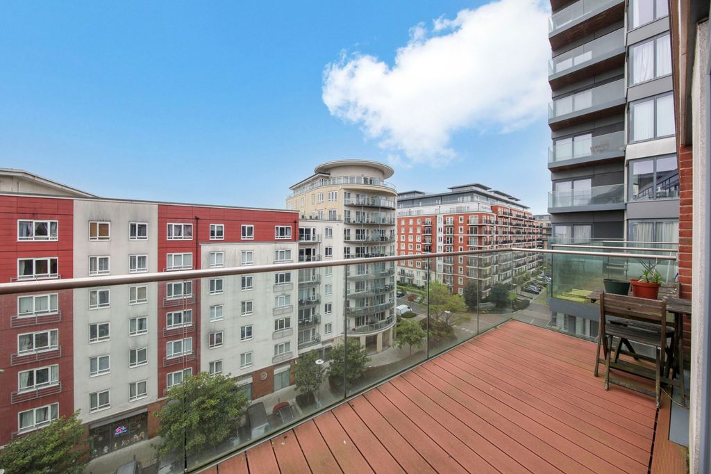 Property photo 3 of 10 Balcony