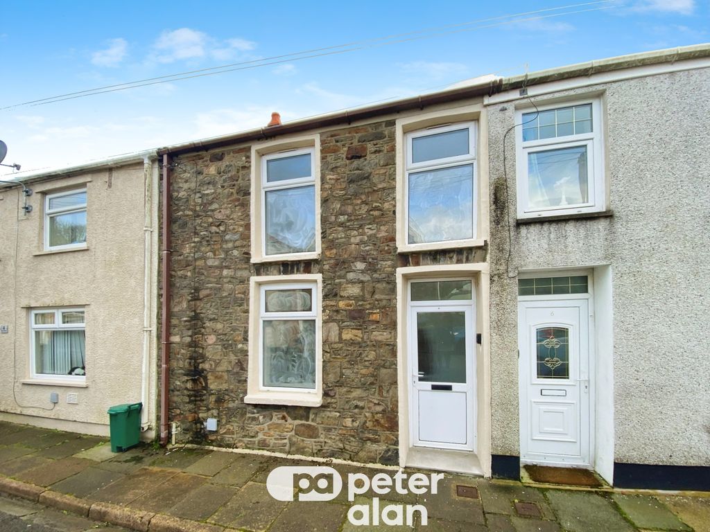 Property photo 1 of 7 Front