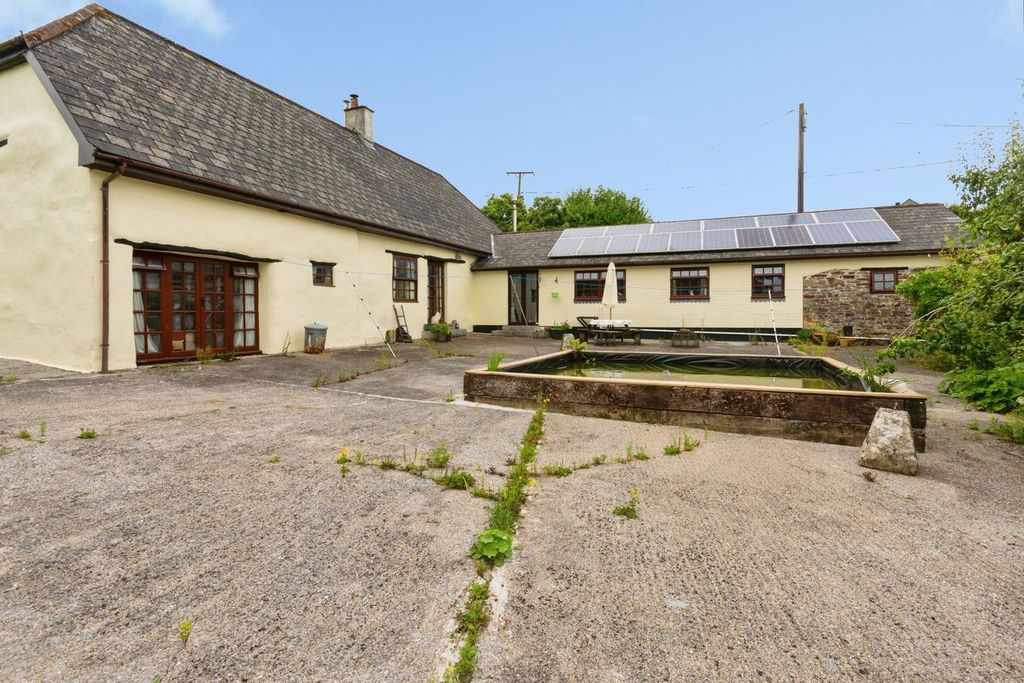 Property photo 1 of 19