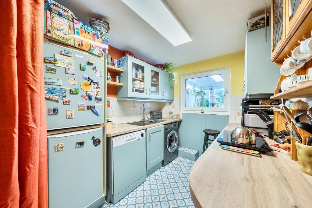 Property photo 2 of 20 Kitchen