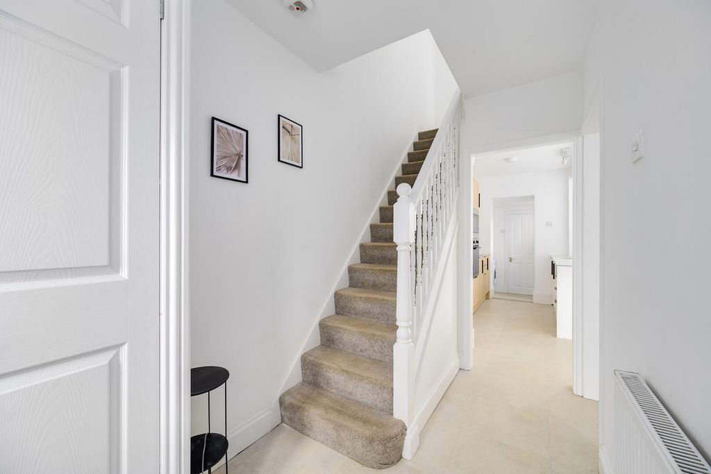 Property photo 2 of 19 Hallway