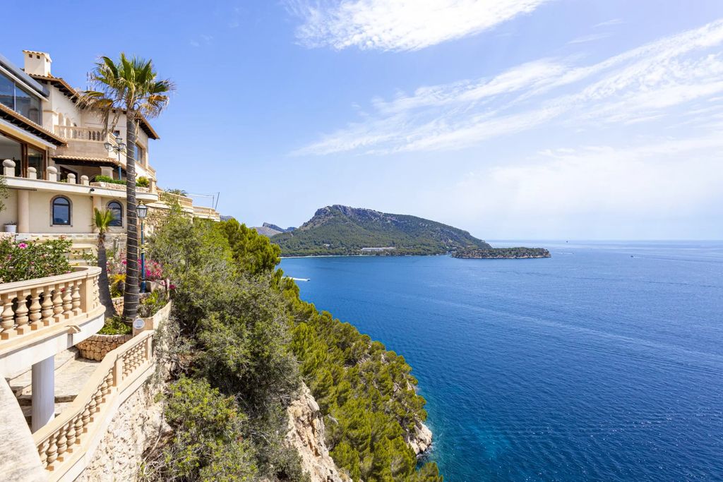 Property photo 2 of 32