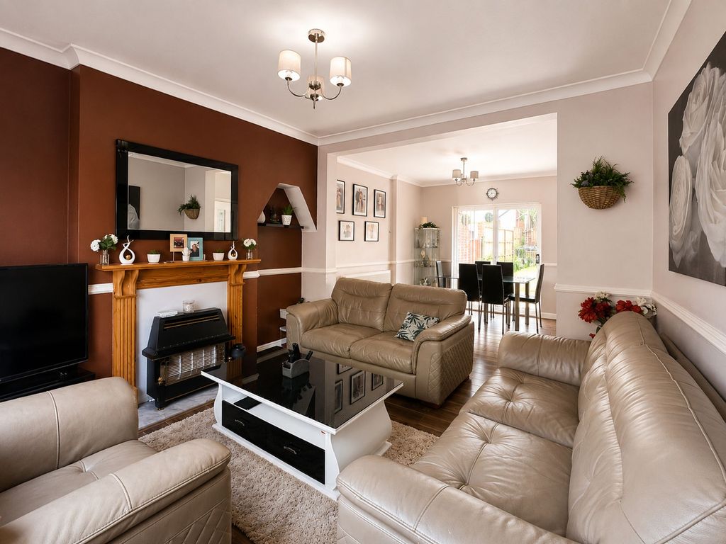 Property photo 3 of 11 Living Room