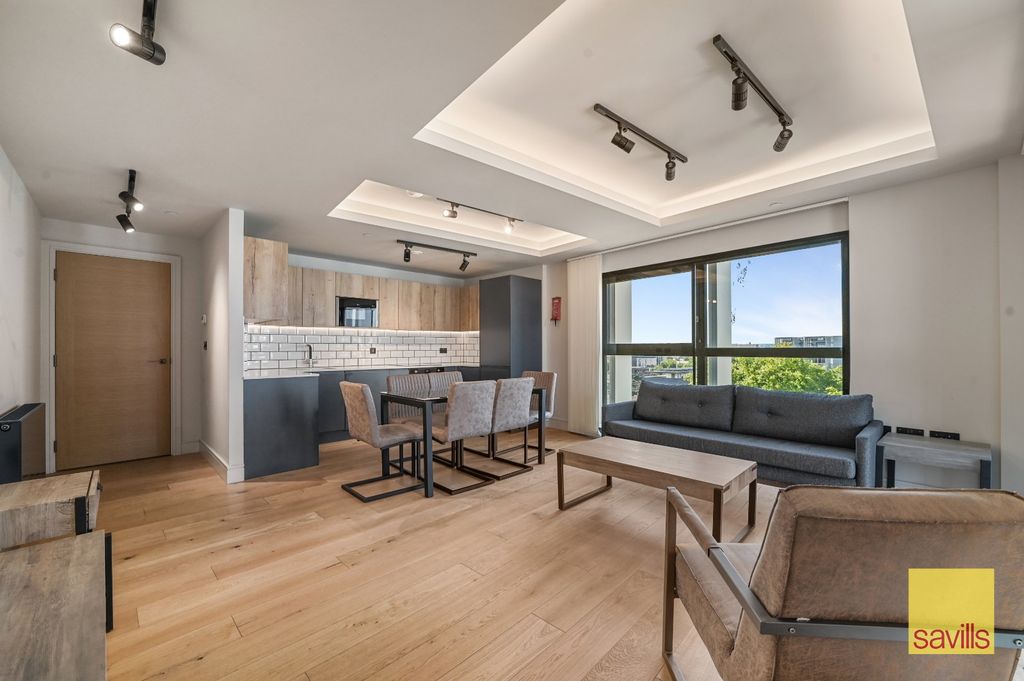 Property photo 3 of 12 Reception/Kitchen