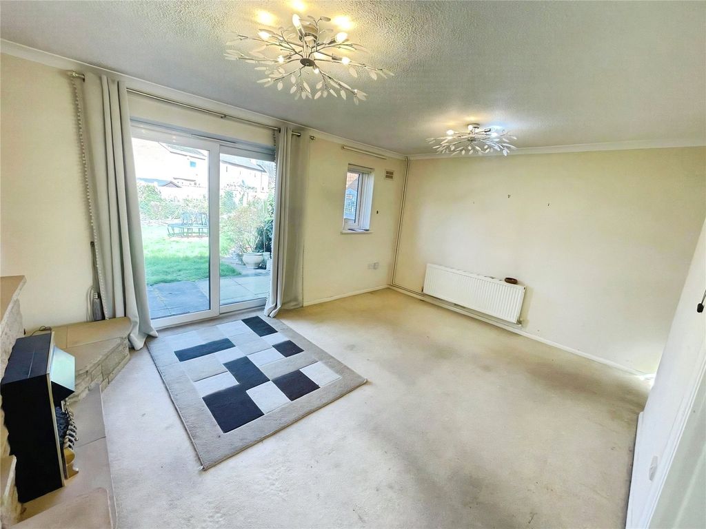 Property photo 2 of 11 Lounge