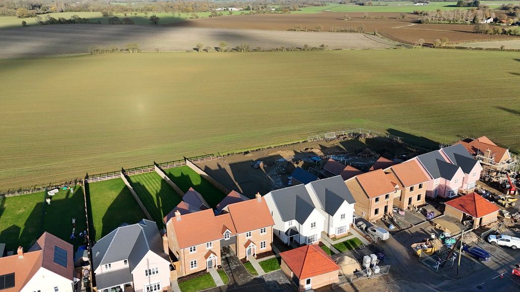 Property photo 2 of 21