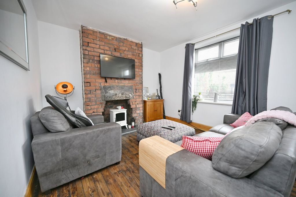 Property photo 2 of 17