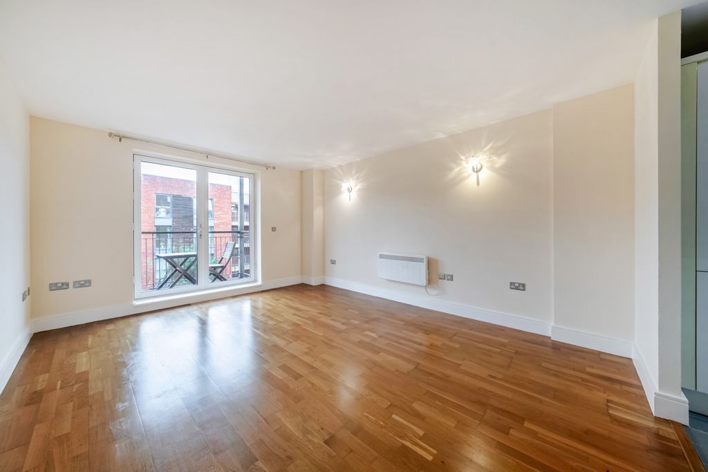 Property photo 3 of 16 1404647-15-6978B6...