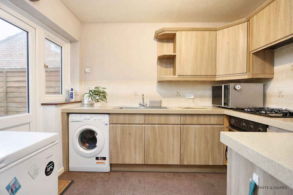 Property photo 3 of 9