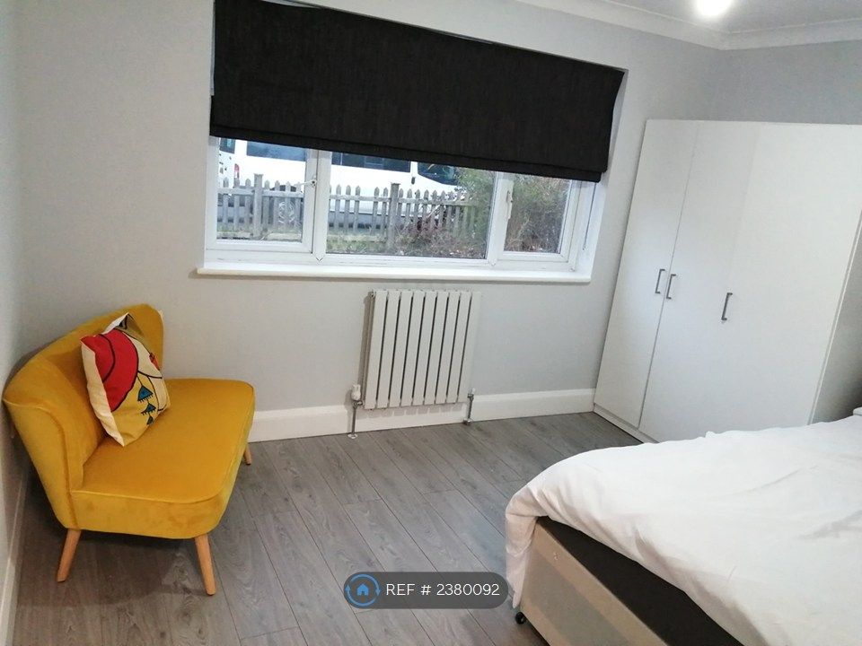 Property photo 3 of 8 Room