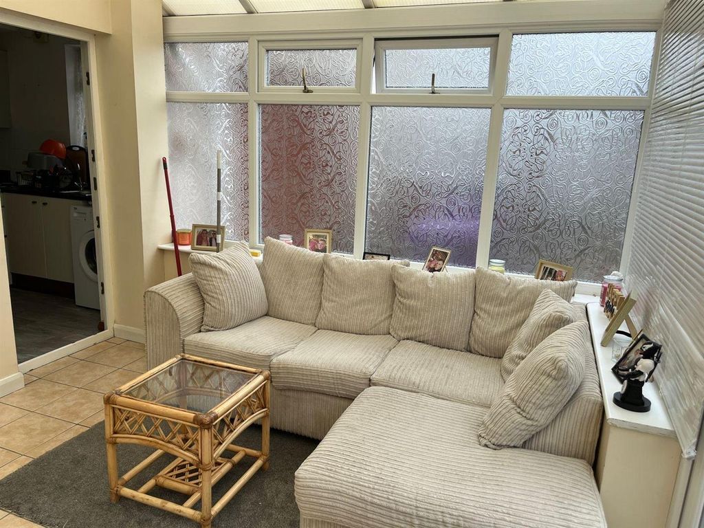 Property photo 2 of 7 B7Dde9ce-Cbbe-40Bc-9085-A67c7F2B420B.Jpeg
