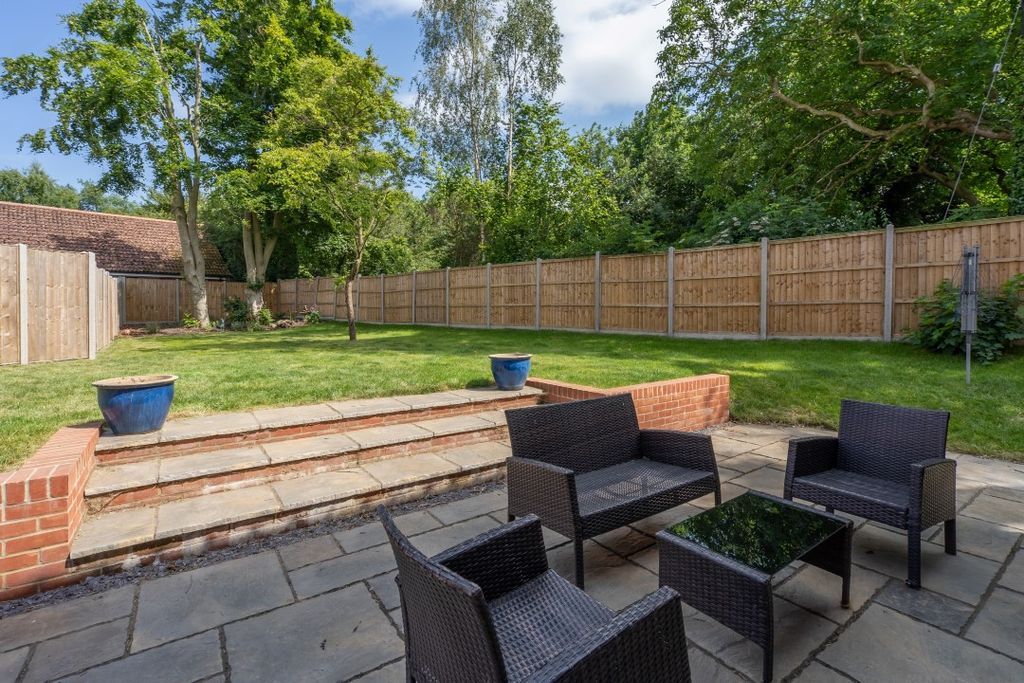 Property photo 2 of 25
