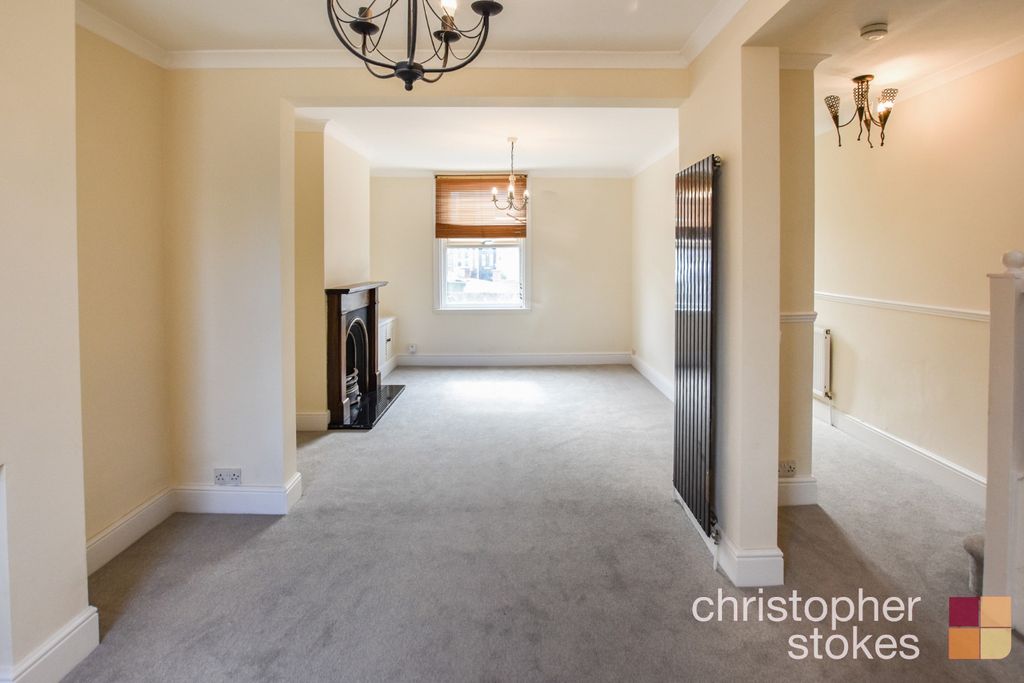 Property photo 2 of 11 4537491
