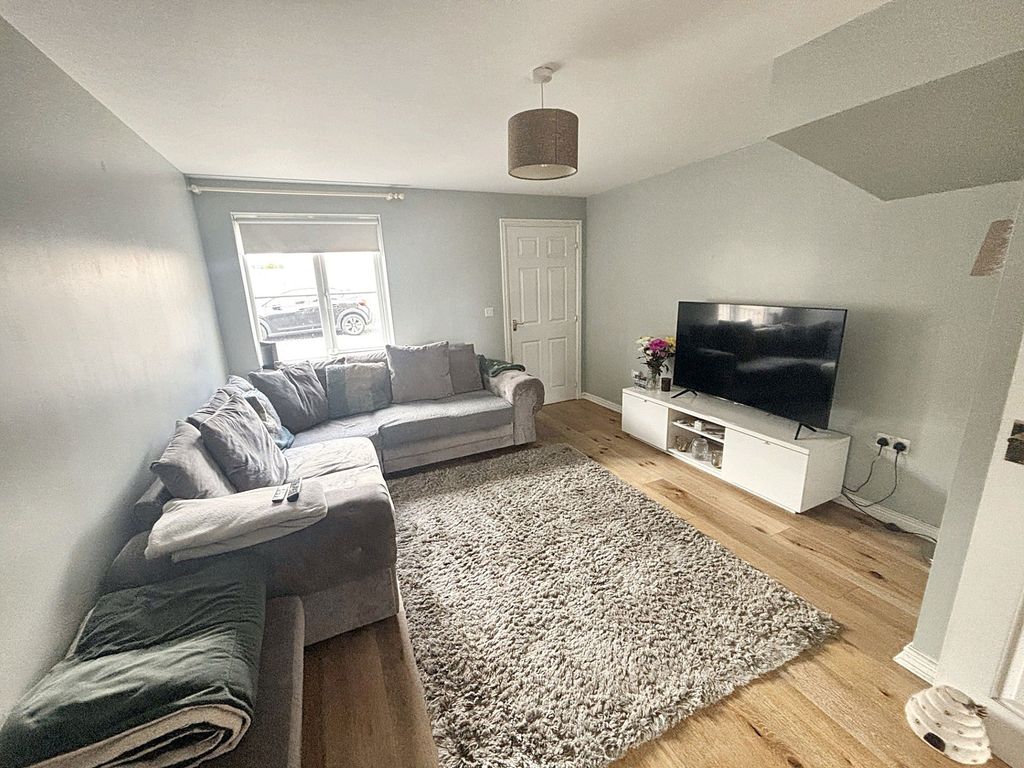 Property photo 2 of 22