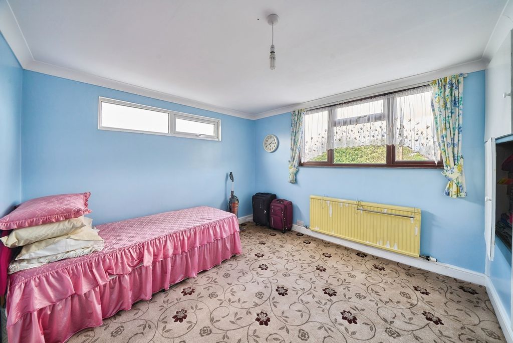 Property photo 3 of 17 Photo