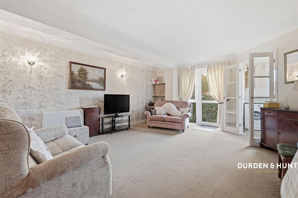 Property photo 3 of 17 Junction Road