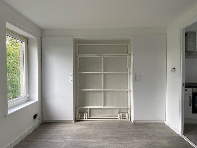 Property photo 3 of 8 Bed Area In Lounge