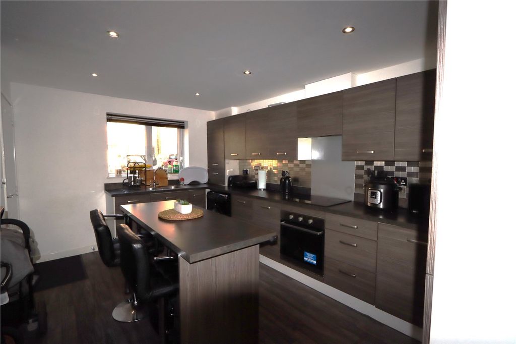 Property photo 2 of 13 Picture No. 19