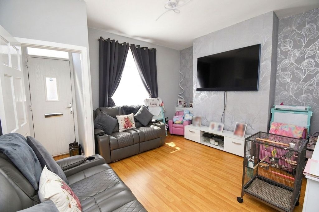 Property photo 3 of 9