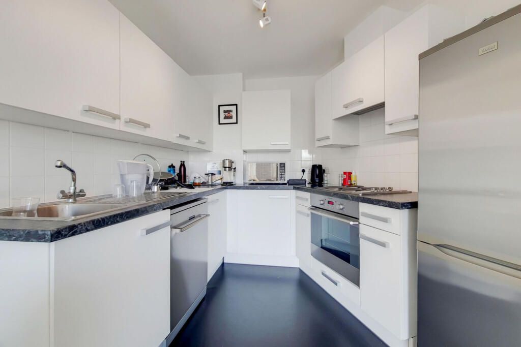 Property photo 2 of 8 Salamanca Tower, 4 Salamanca Place, Se1 7Hb P2