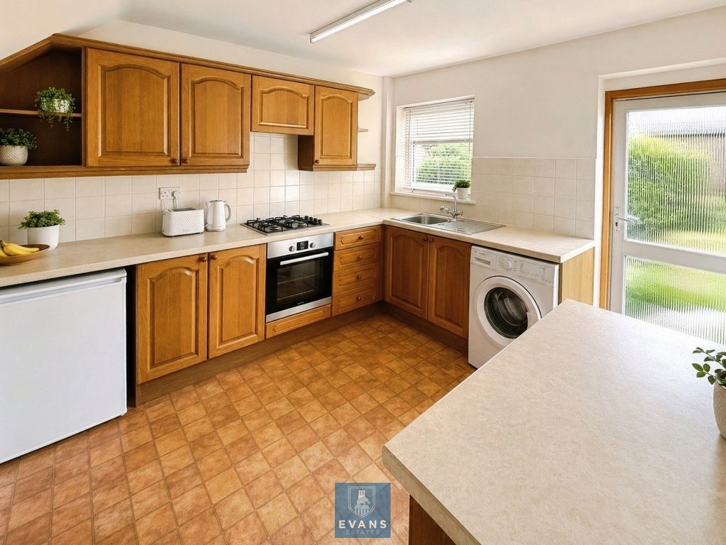 Property photo 3 of 13 Kitchen