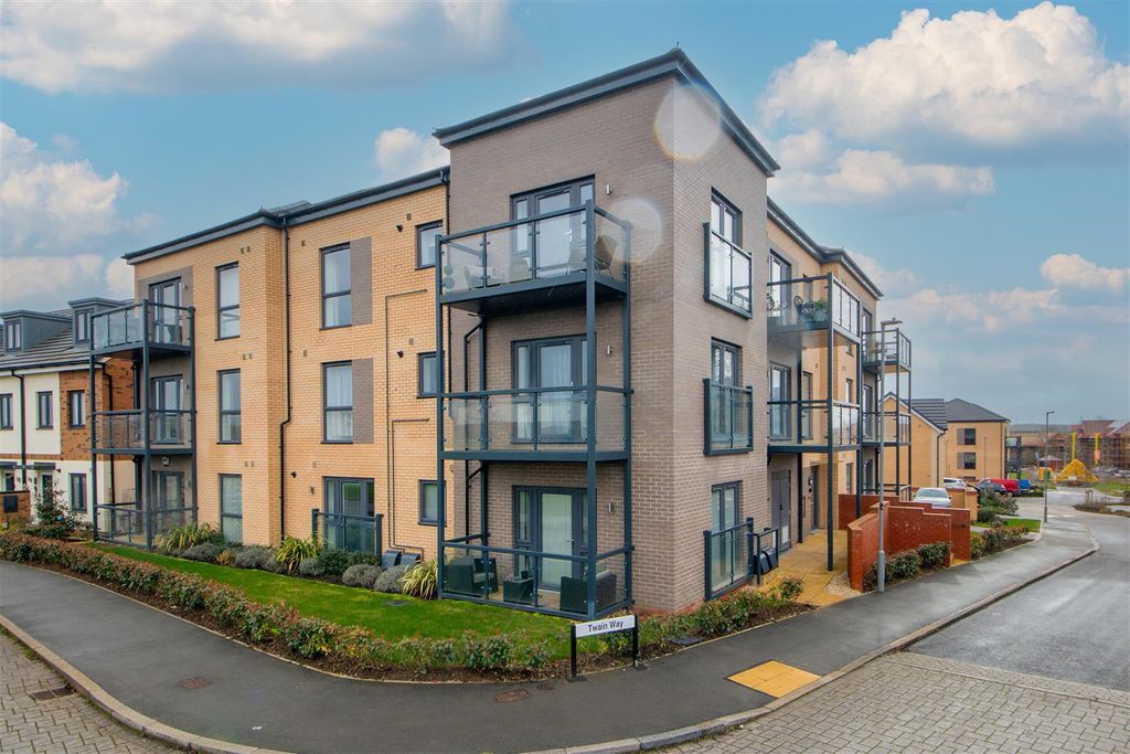 Property photo 2 of 9 Twain_8 Copy.Jpg