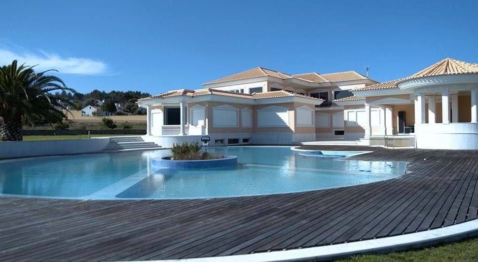 Property photo 2 of 41