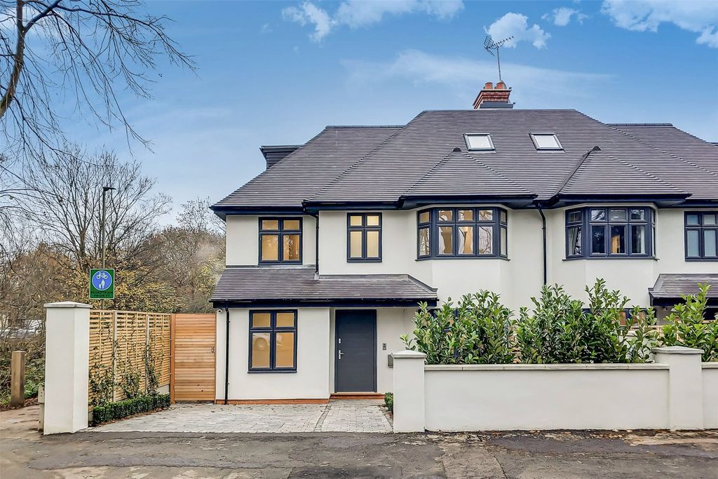 Property photo 1 of 27 Picture No. 29