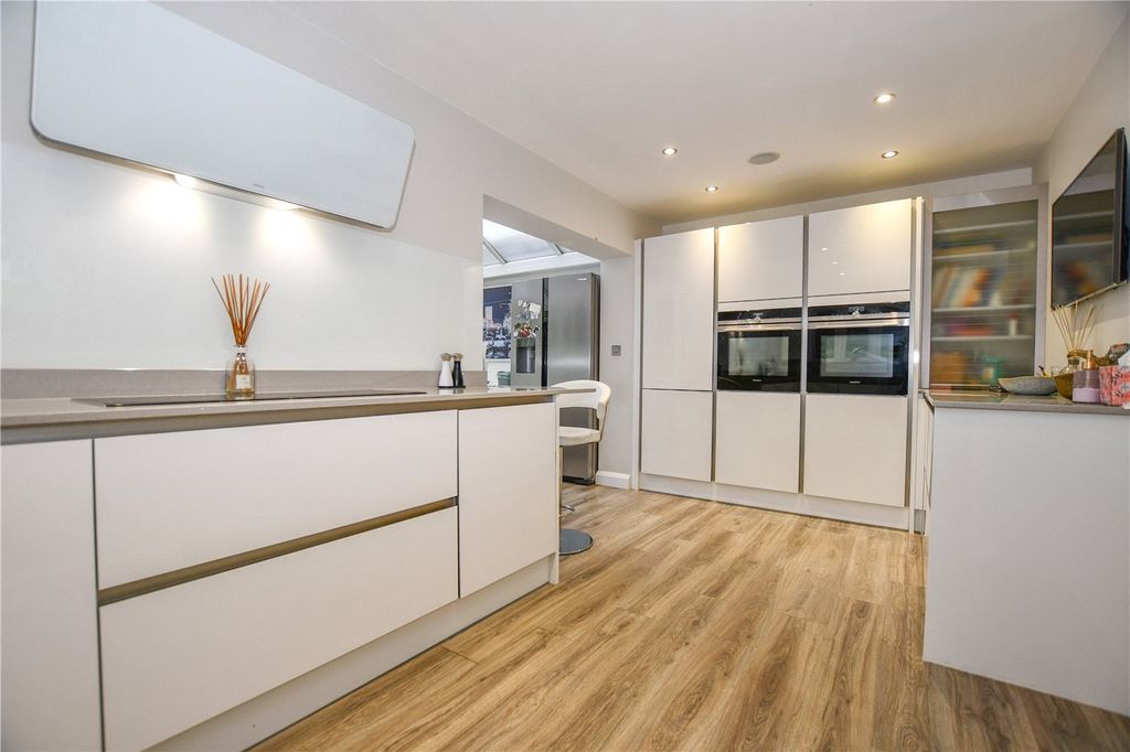 Property photo 3 of 16 Picture No. 52