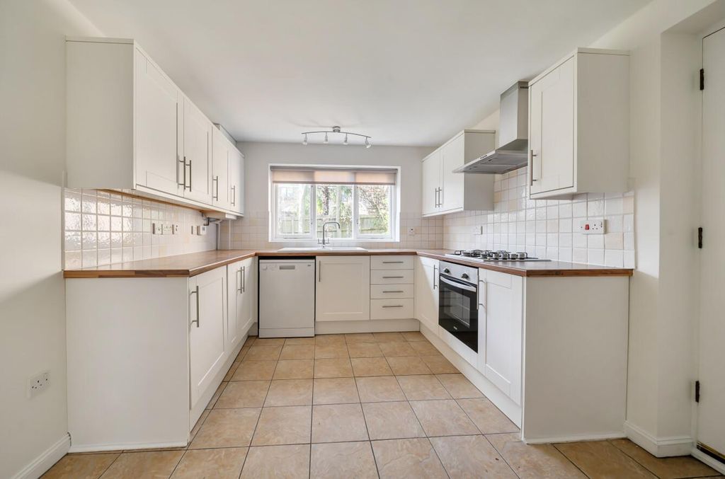 Property photo 3 of 23