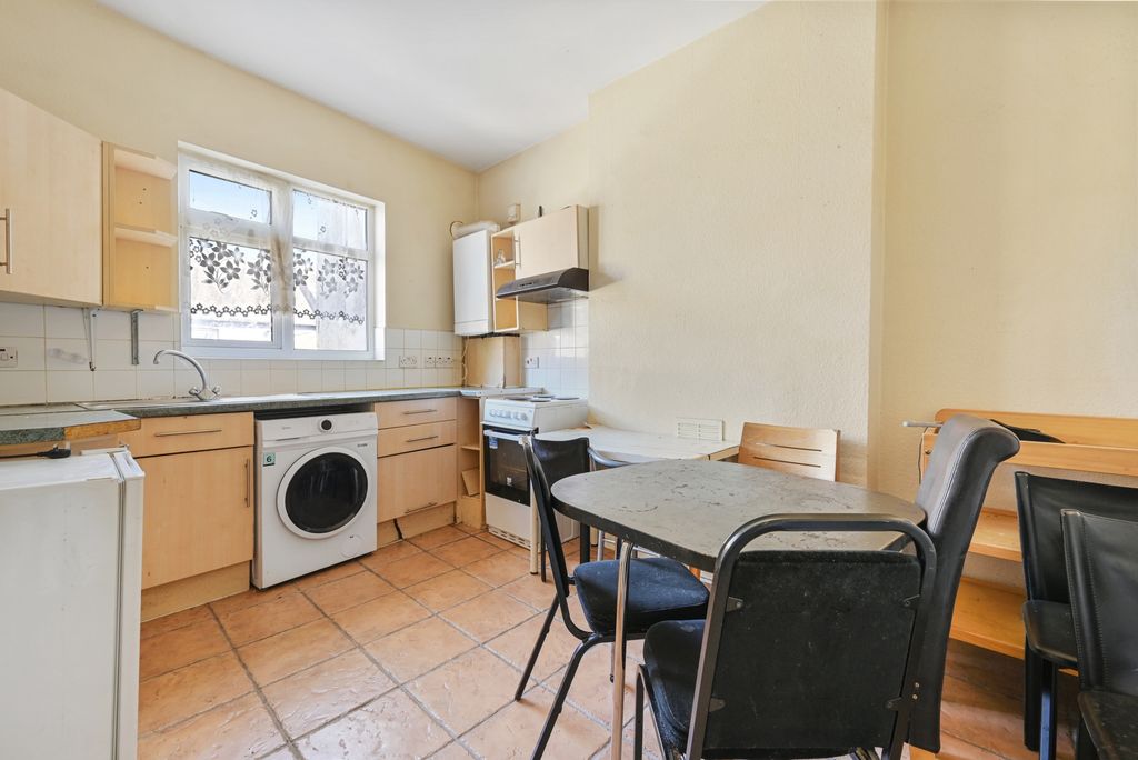 Property photo 2 of 13 Photo 10