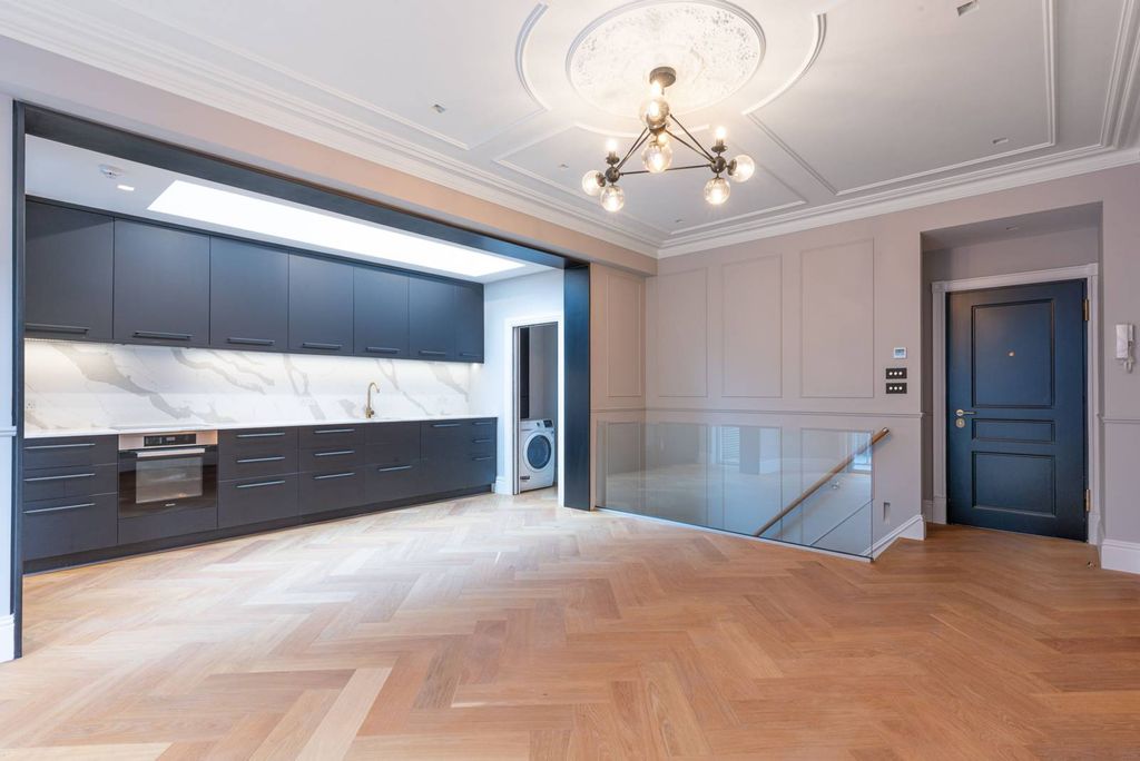 Property photo 3 of 33