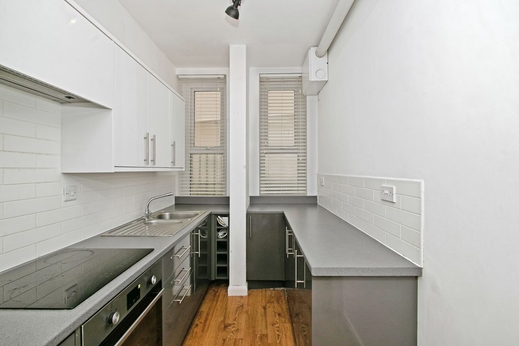 Property photo 3 of 13 Kitchen.
