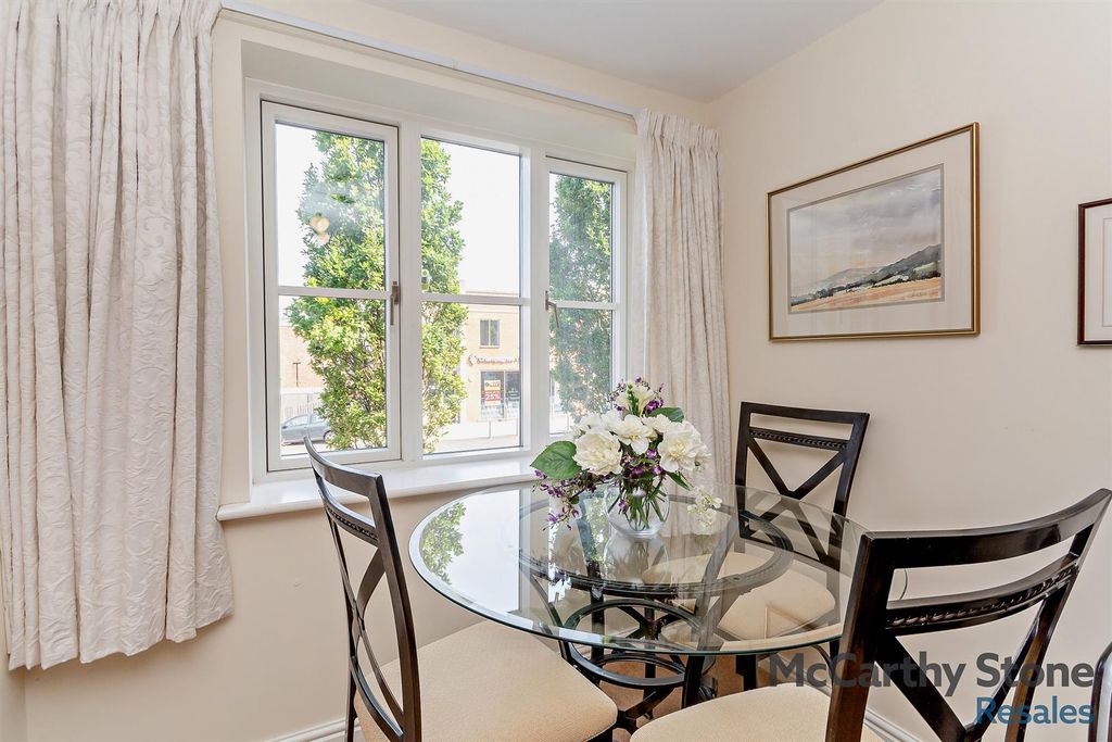 Property photo 3 of 24 8659713-Interior04-800.Jpg